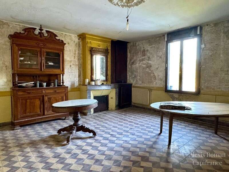 Maison à MENESPLET