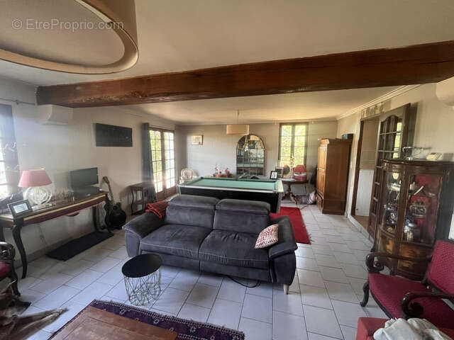Maison  - terrain - dependances - photo 2