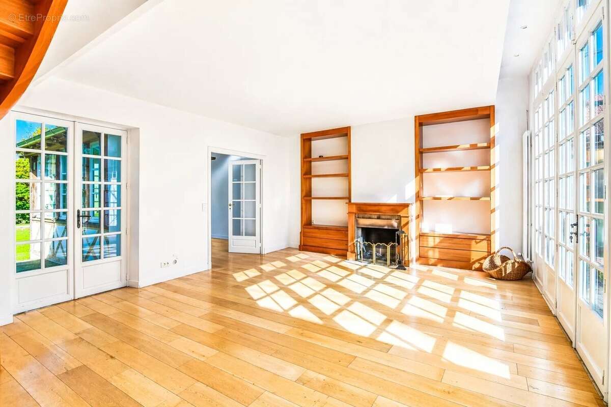 Maison à BOUGIVAL