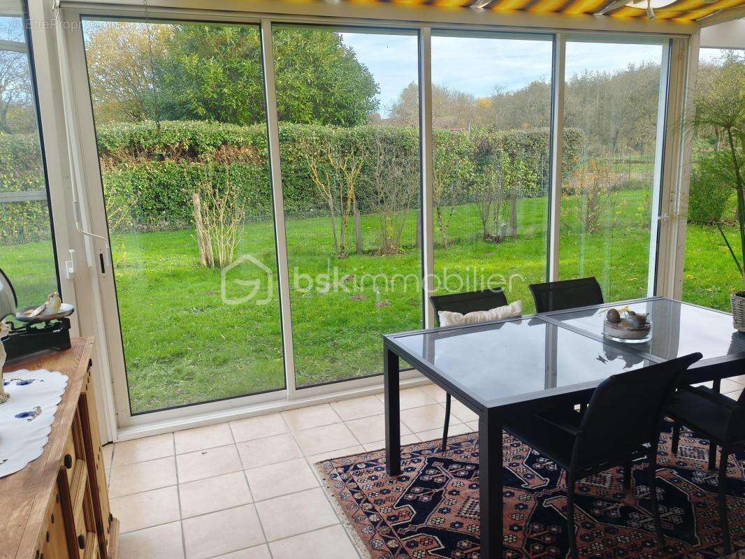 Maison à L&#039;ABERGEMENT-DE-CUISERY