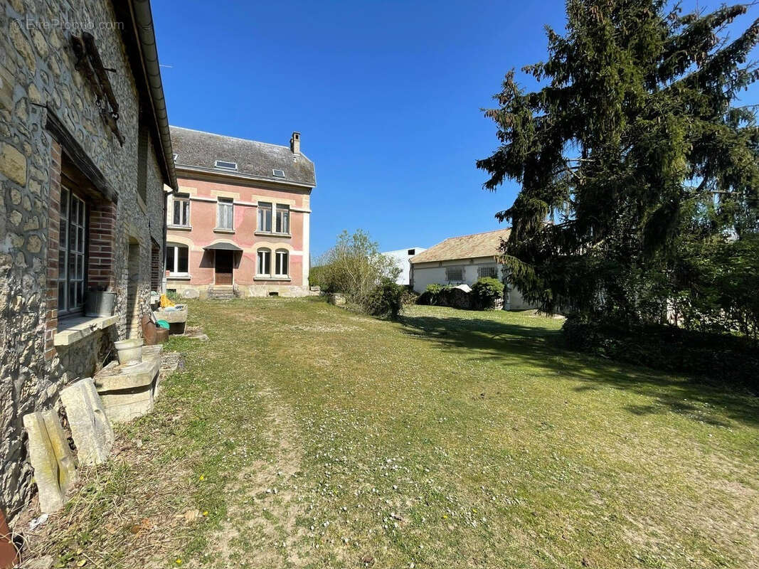 Propriete maison de maître 11 pieces + dependances sur terrain de 3400 m2 - 10 min de gueux - photo 7
