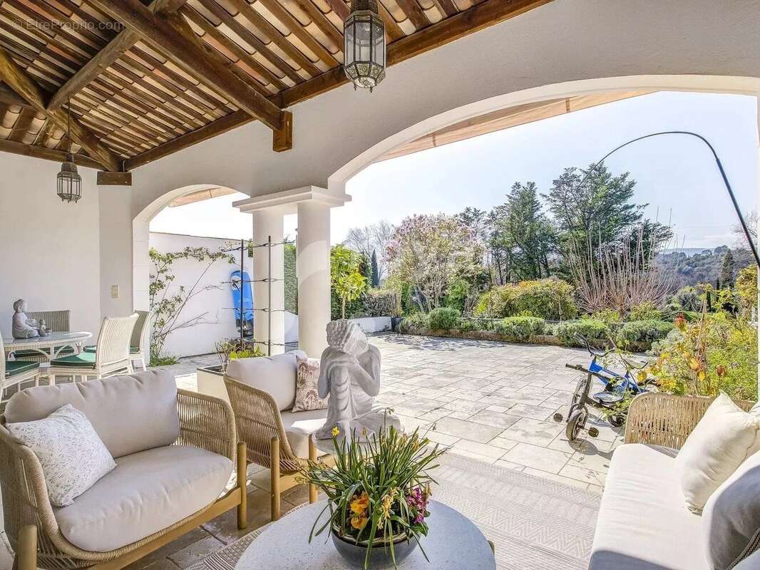 Maison à MOUGINS