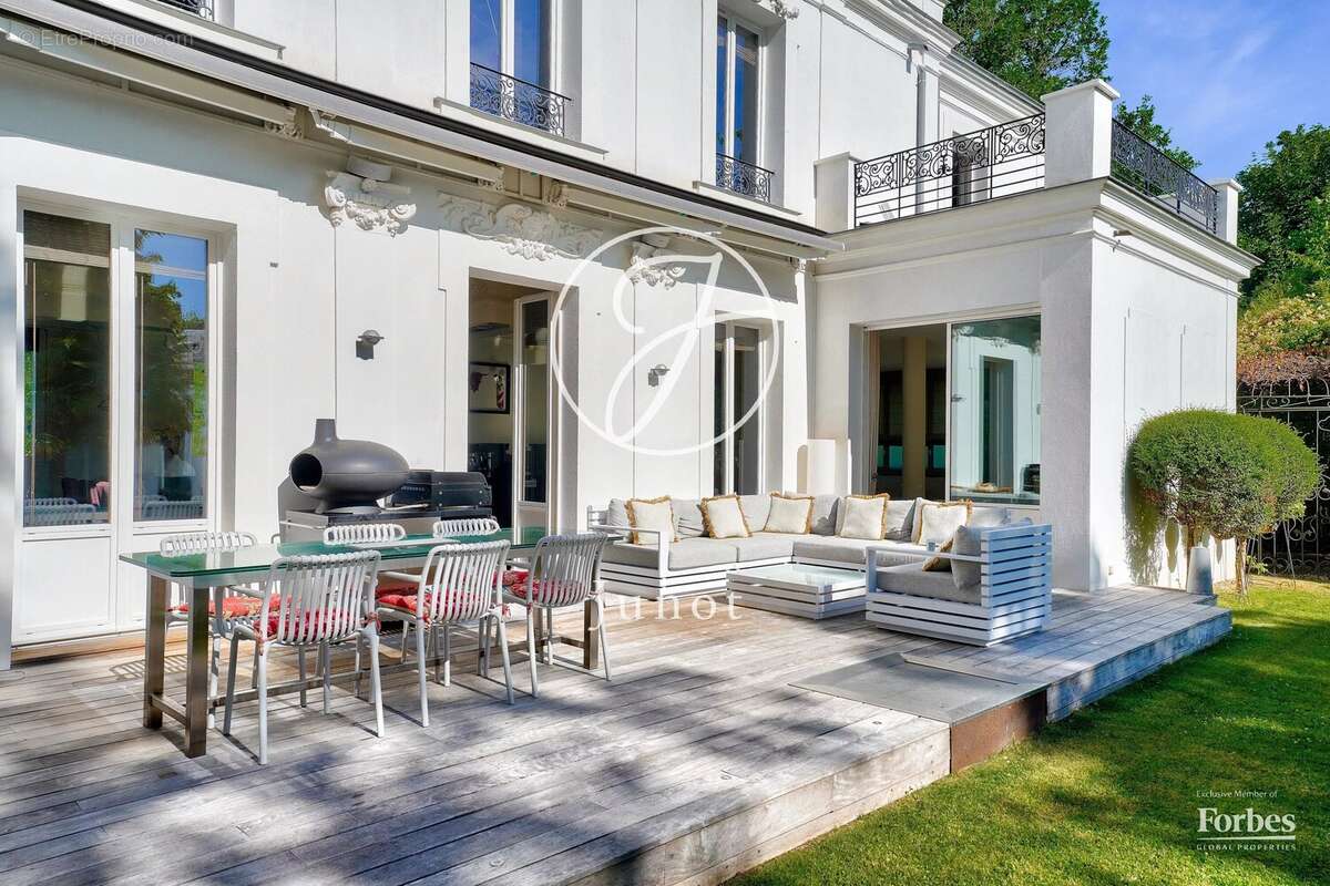 Maison à LE VESINET