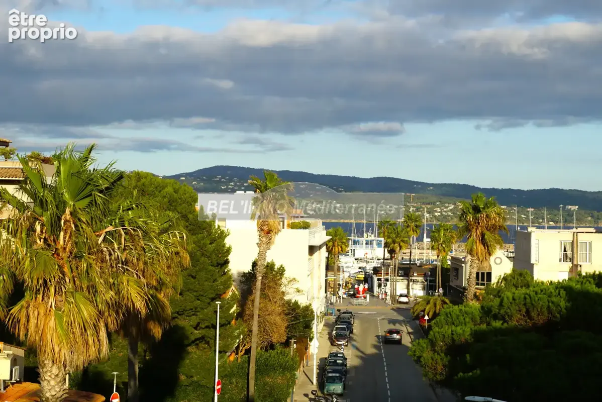 Dernier étage ! F3, Terrasses 30 m2 et Garage. Petite Vue Mer - photo 2