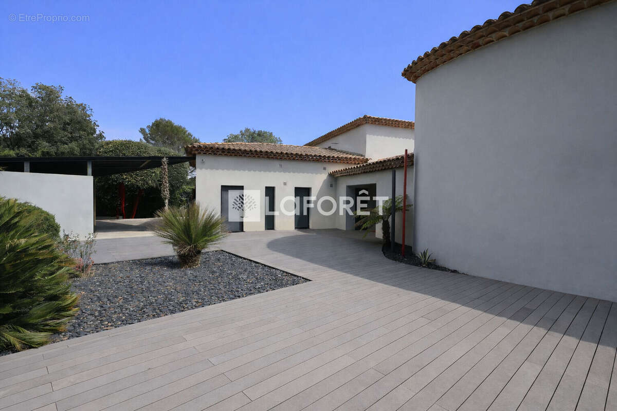 Maison à MOUGINS
