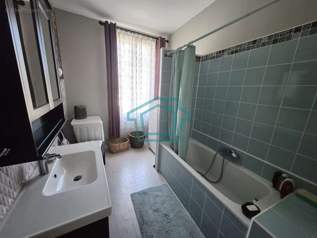 Maison de 135 m2, élevée sur 720 m2 de terrain proche Thoiry - photo 11