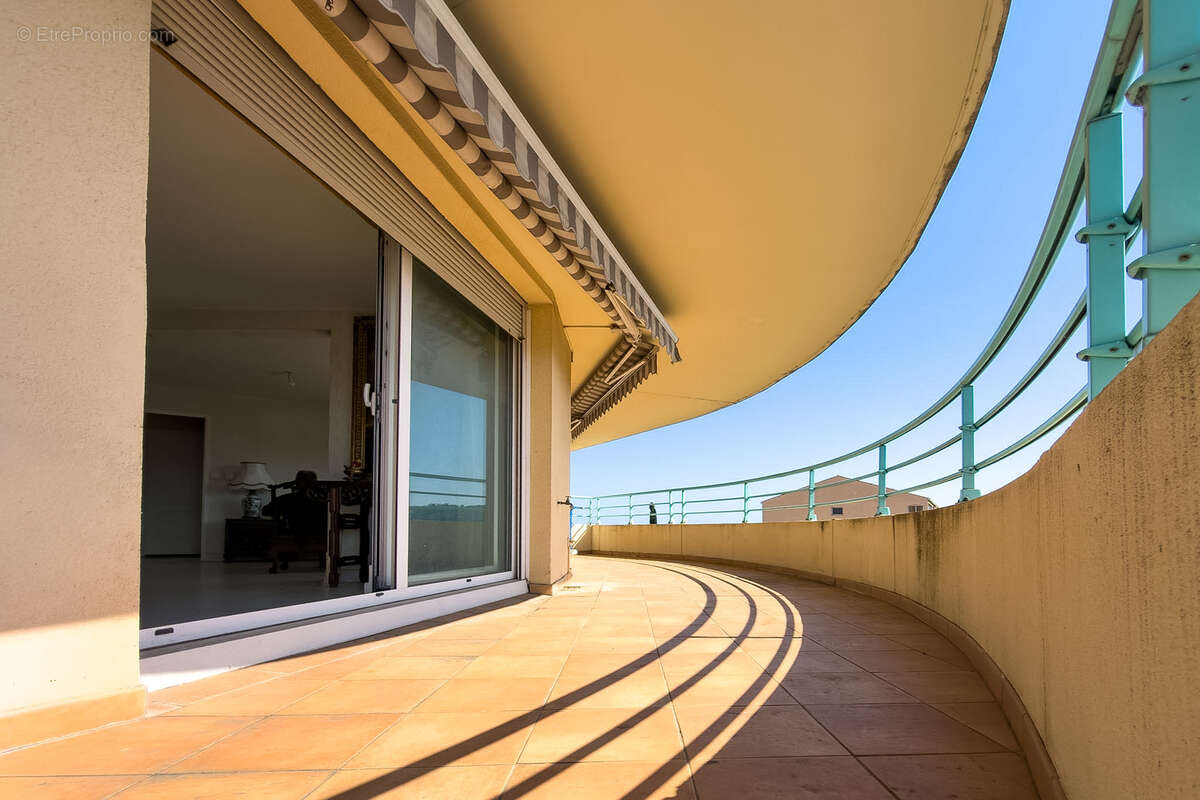 Appartement à HYERES