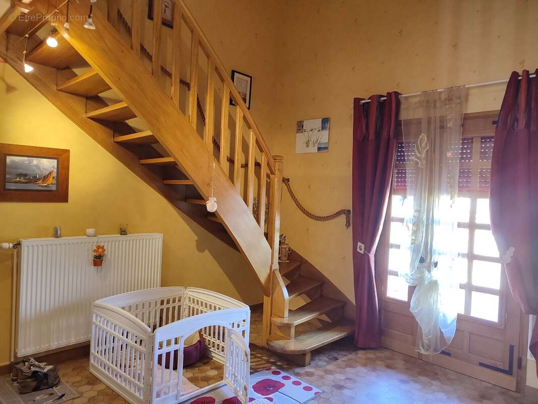 Maison à SAINT-JULIEN-SUR-REYSSOUZE