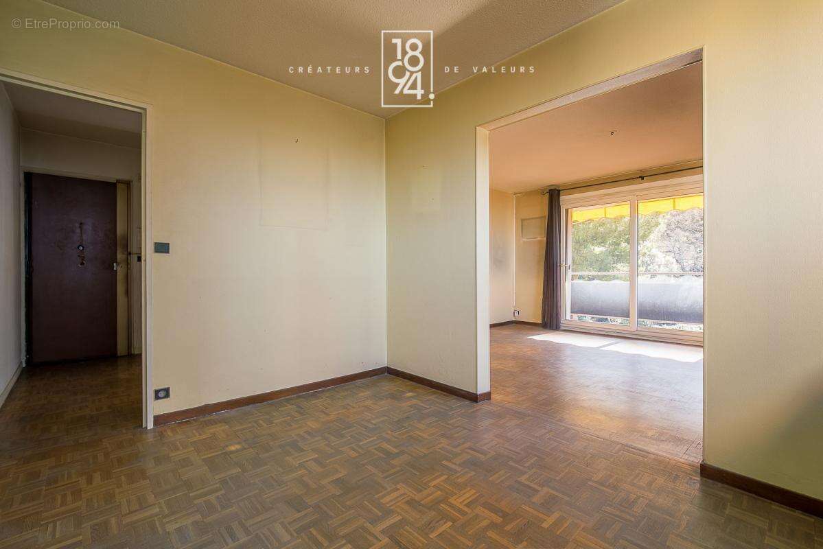 A Vendre I Marseille Saint Tronc I Appartement I T4 I Terrasse I Cave - photo 8