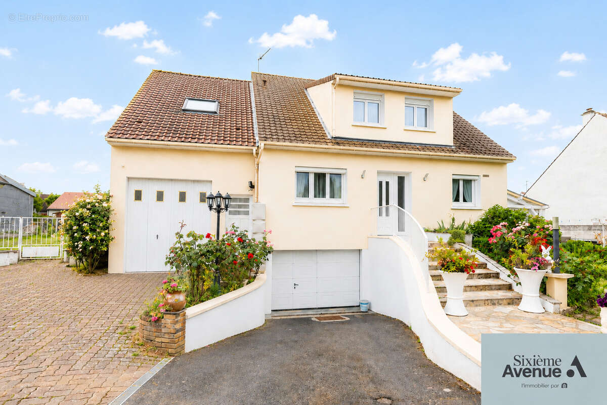 Maison Ballainvilliers 9 pièce(s) 215 m2 - photo 2