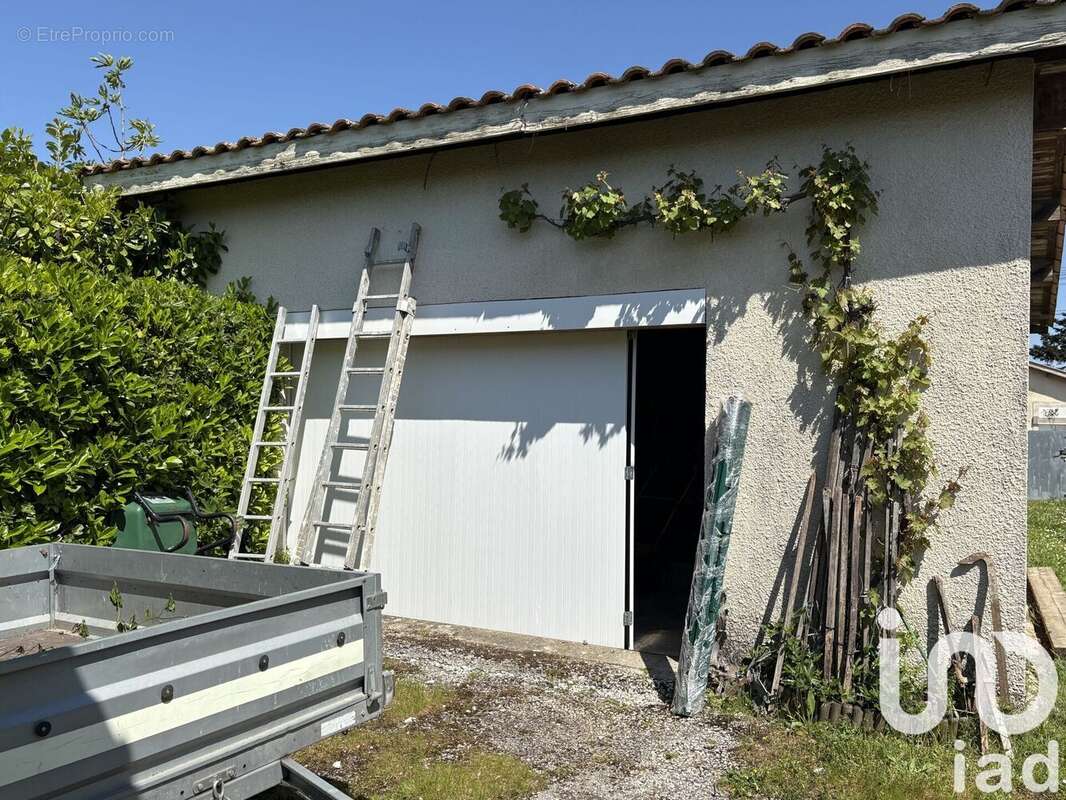 Photo 3 - Terrain à CARBON-BLANC