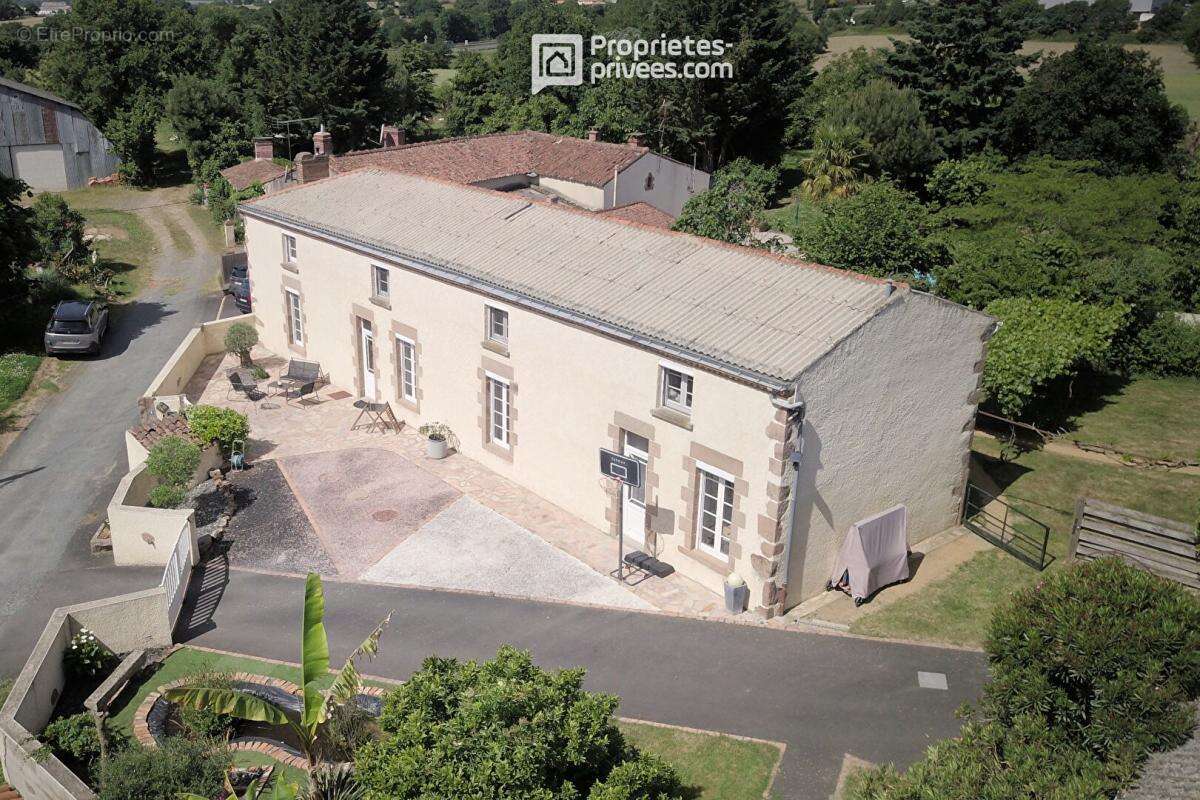 Maison à SAINT-ANDRE-DE-LA-MARCHE