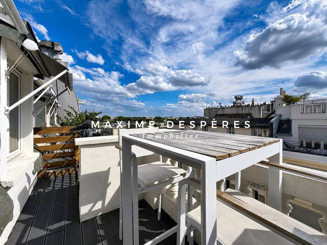 Appartement à NEUILLY-SUR-SEINE