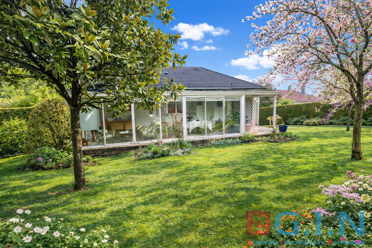 Maison à SAINT-MARTIN-DE-BOSCHERVILLE