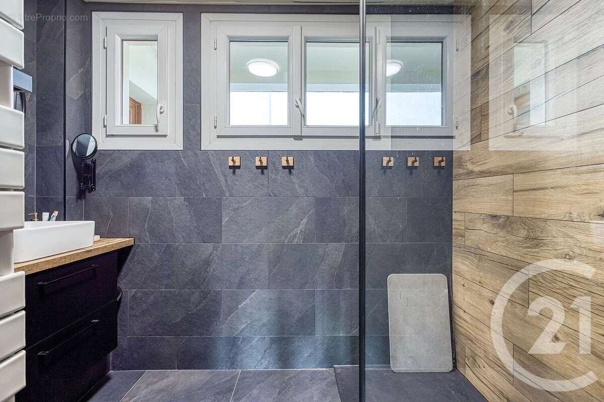 Appartement 92 m² à Rumilly  - photo 23