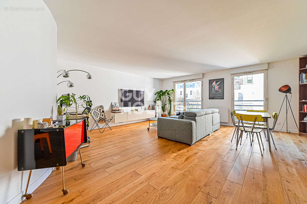 Appartement à PARIS-20E
