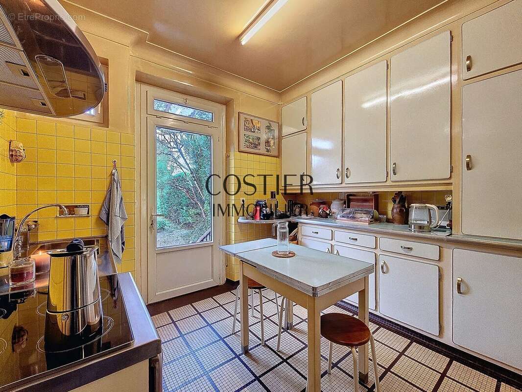 Appartement à SAINT-MAUR-DES-FOSSES