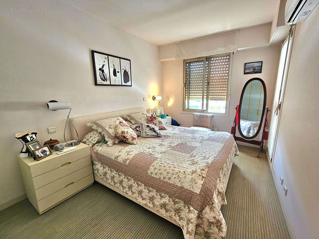 Appartement à MANDELIEU-LA-NAPOULE