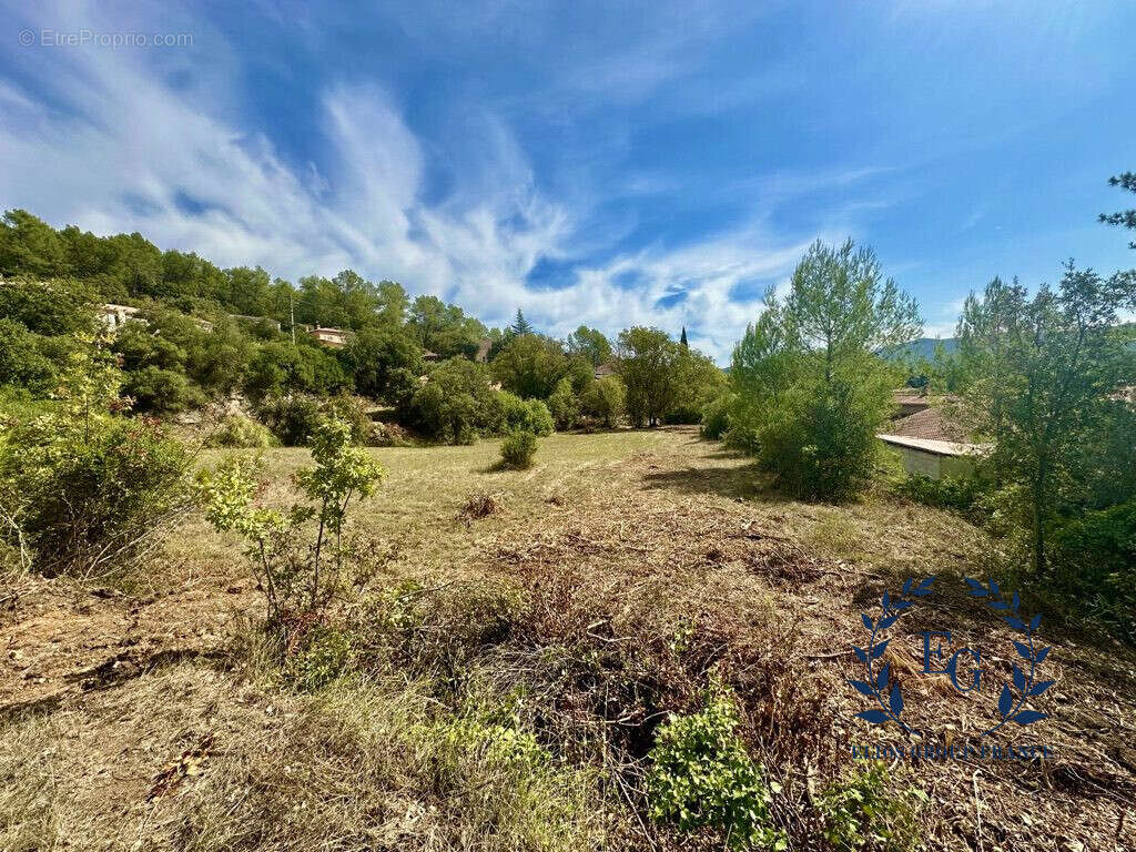 Terrain à CAMPS-LA-SOURCE