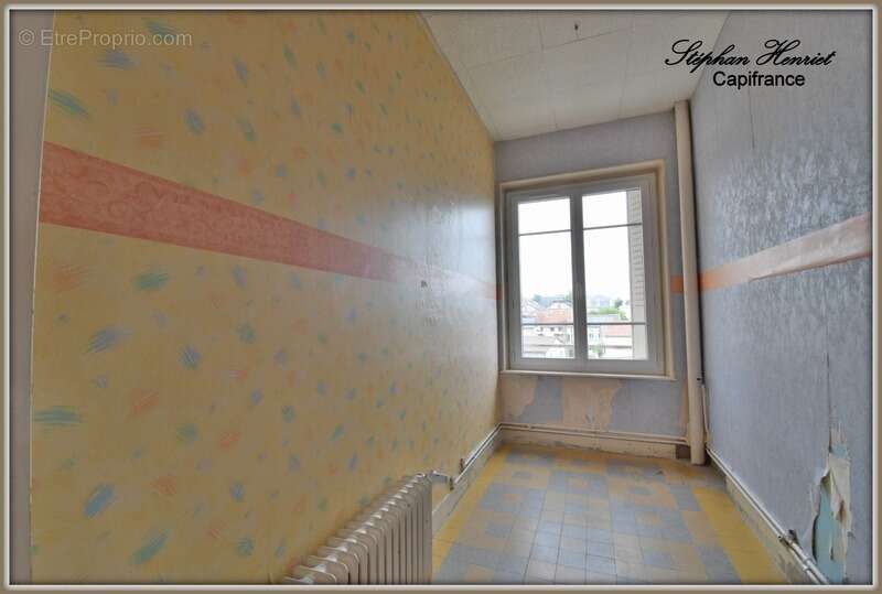 Appartement à VOUZIERS