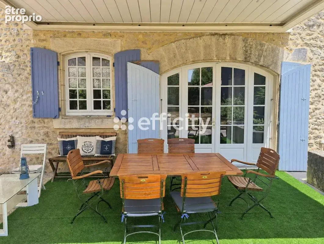 Maison 204 m² à Loulay  - photo 1