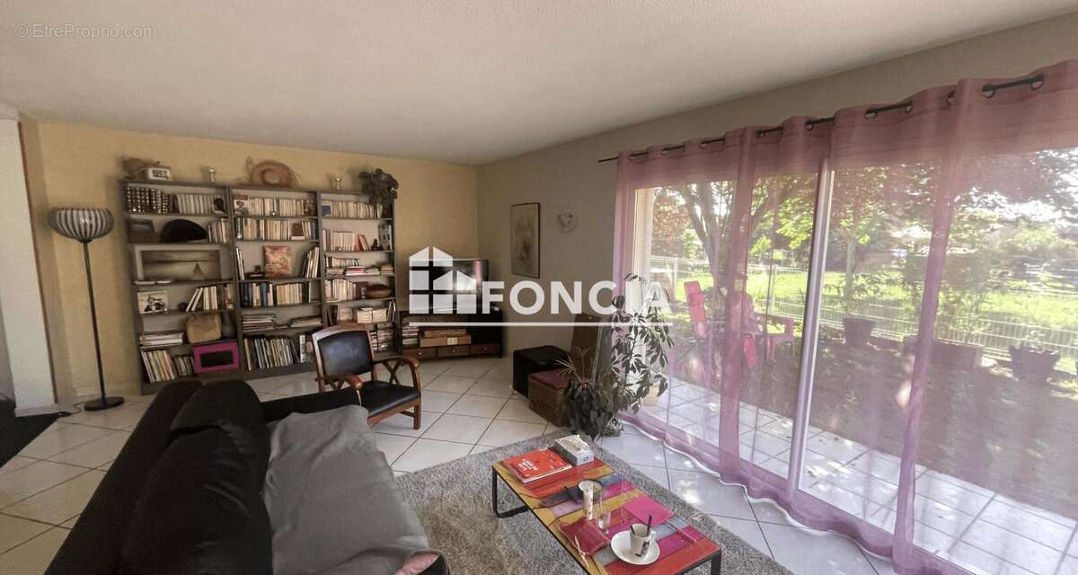 Appartement à SAINT-JUERY
