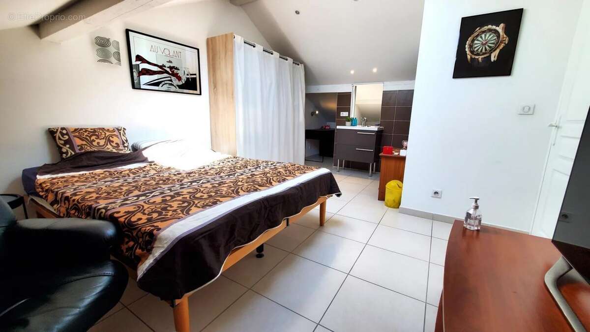 Maison à VETRAZ-MONTHOUX