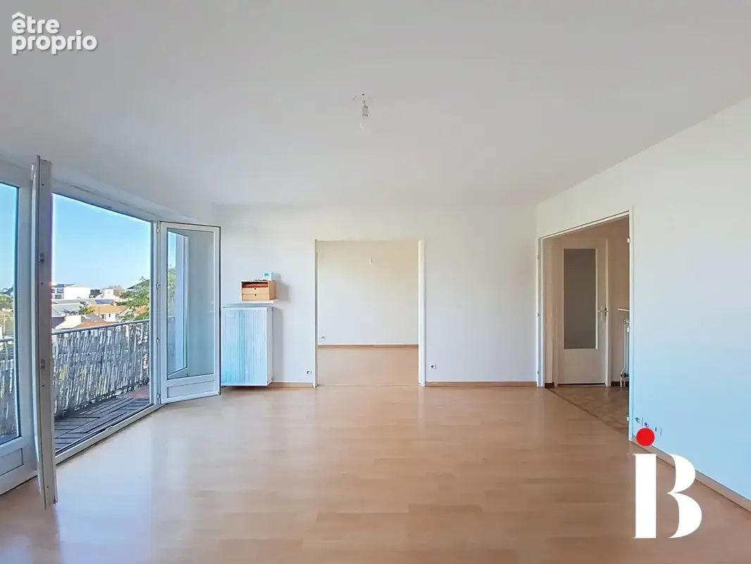 NANTES LONGCHAMP Dernier étage avec balcon et garage - photo 6