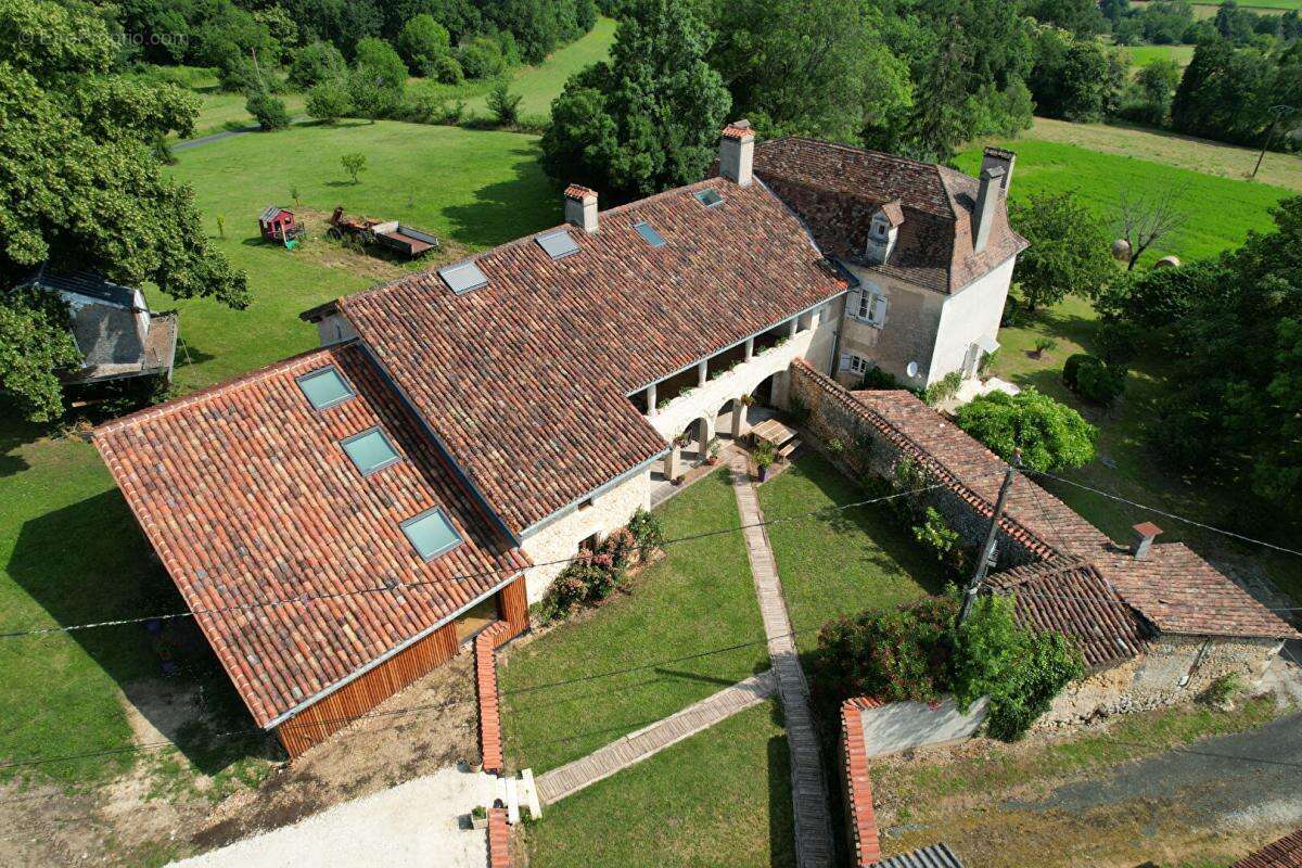 Maison Jaure 13 pièce(s) 380 m2 - photo 3
