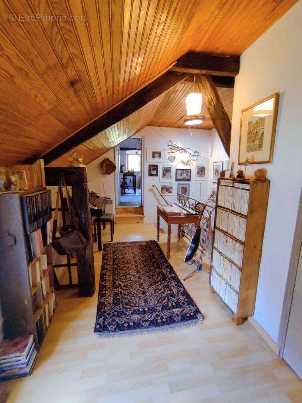 Maison à TOURNON-SAINT-PIERRE