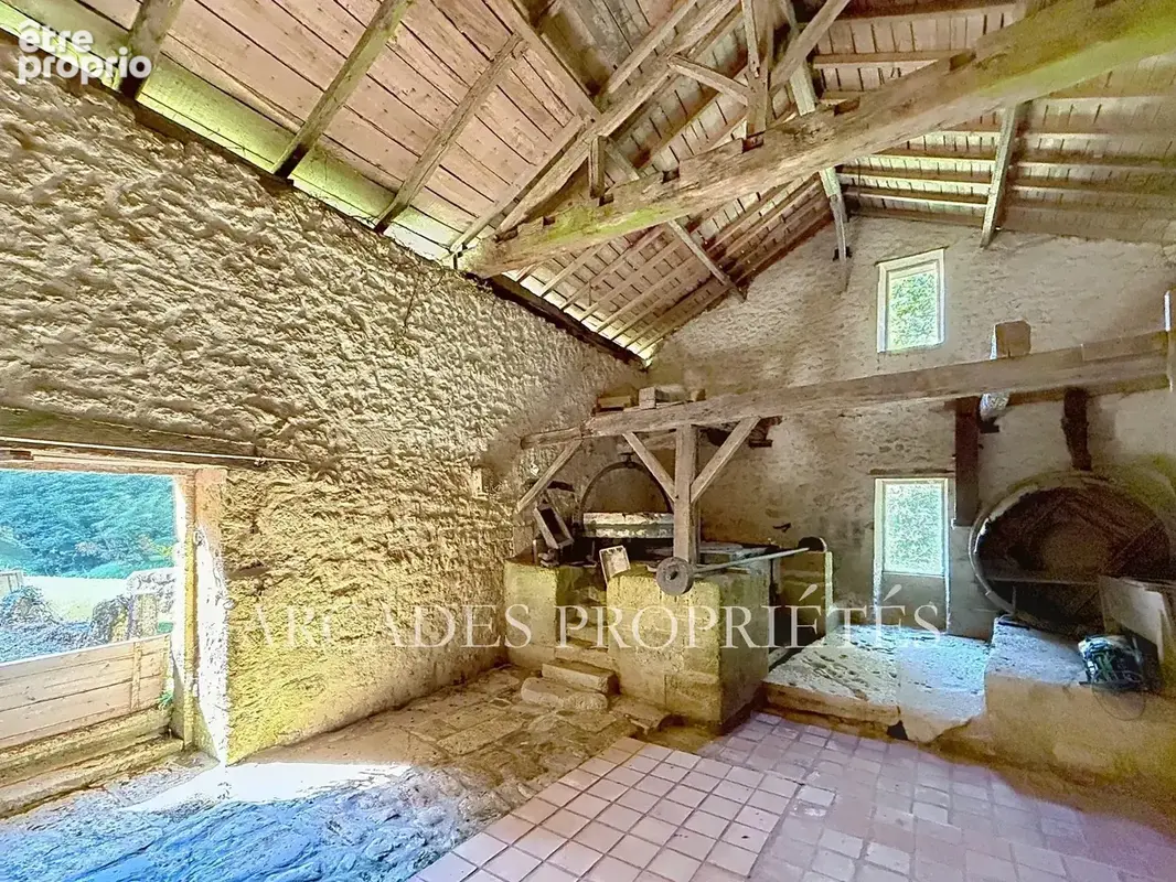 Demeure d'exception avec moulin et dependances - photo 21