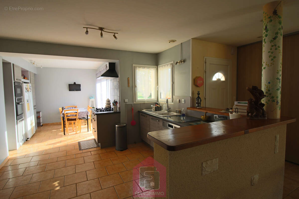 Maison à PUY-L'EVEQUE