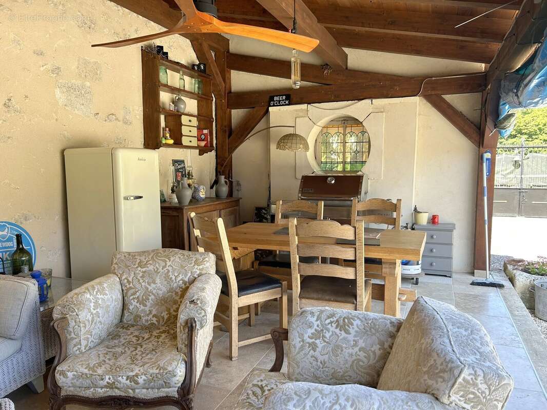 Maison à LA TOUR-BLANCHE
