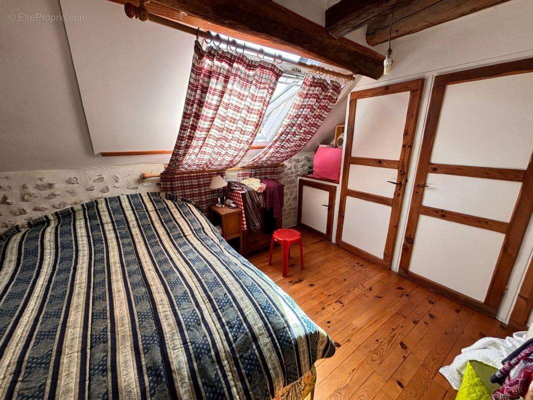 Maison à ORMOY-LA-RIVIERE