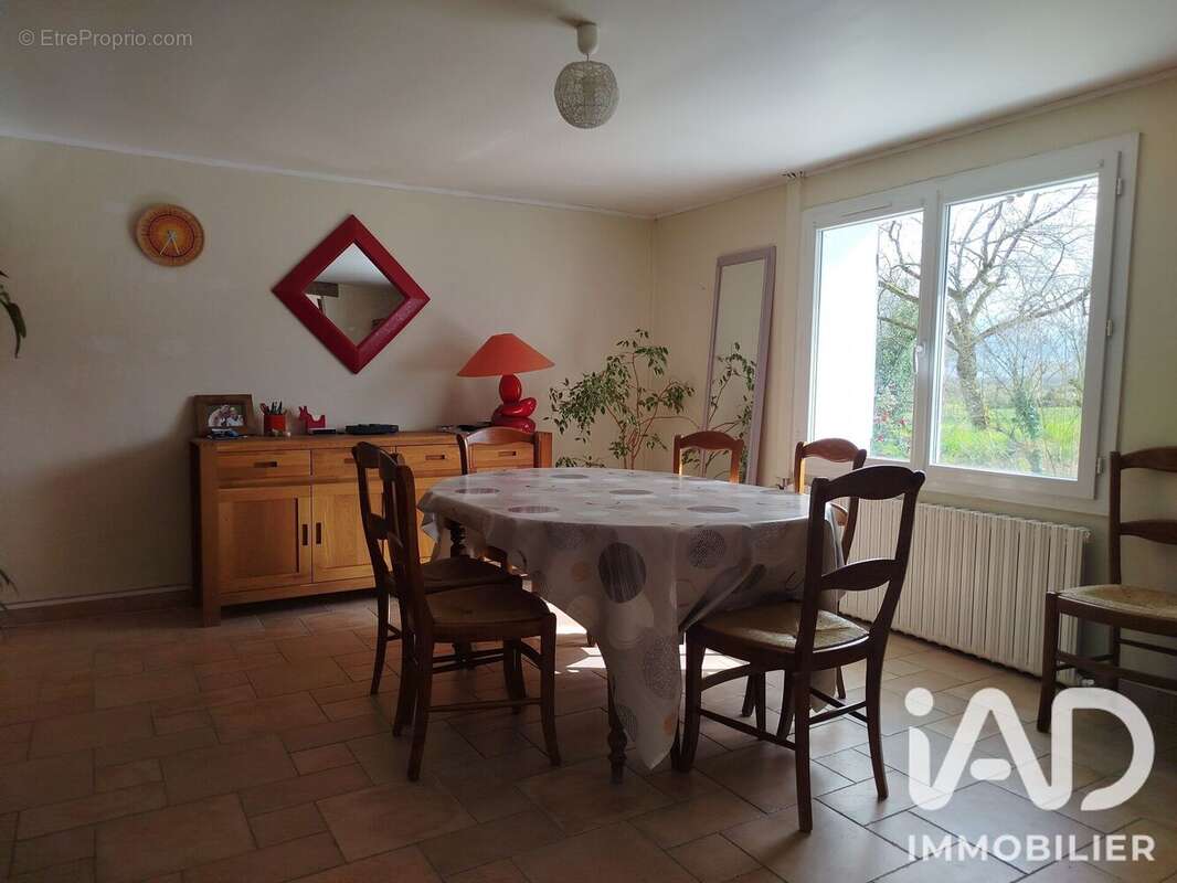 Maison 188 m² à Saint-Aubin-Des-Coudrais  - photo 4