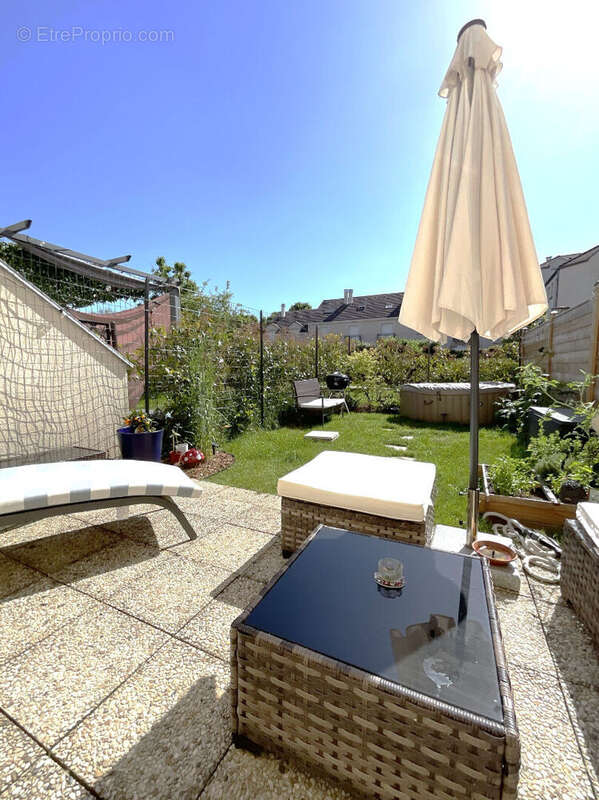 Appartement à VOISINS-LE-BRETONNEUX