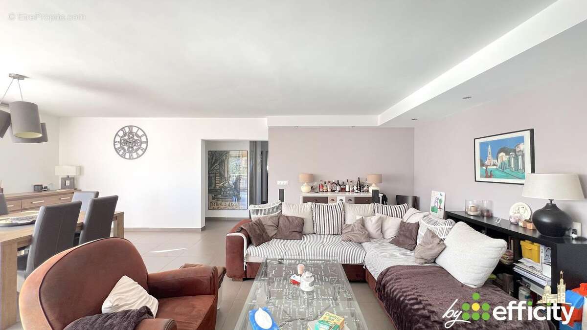 Appartement à MARSEILLE-9E