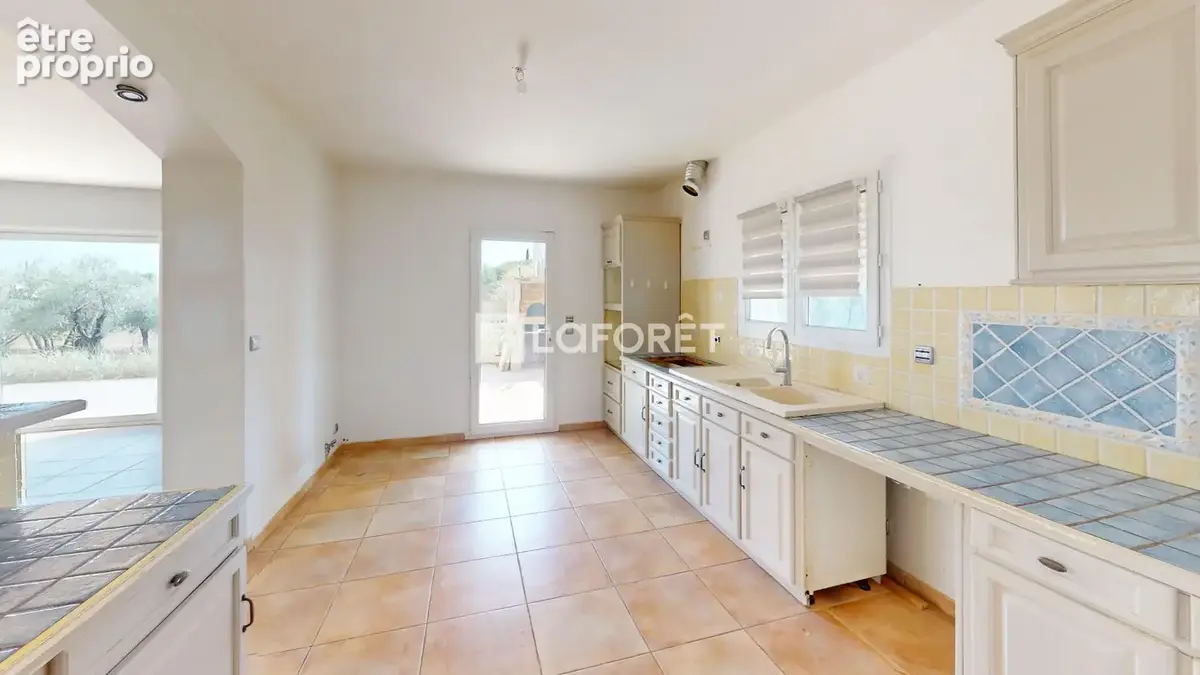 Maison La Fare Les Oliviers 5 pièce(s) 165 m2 - photo 3