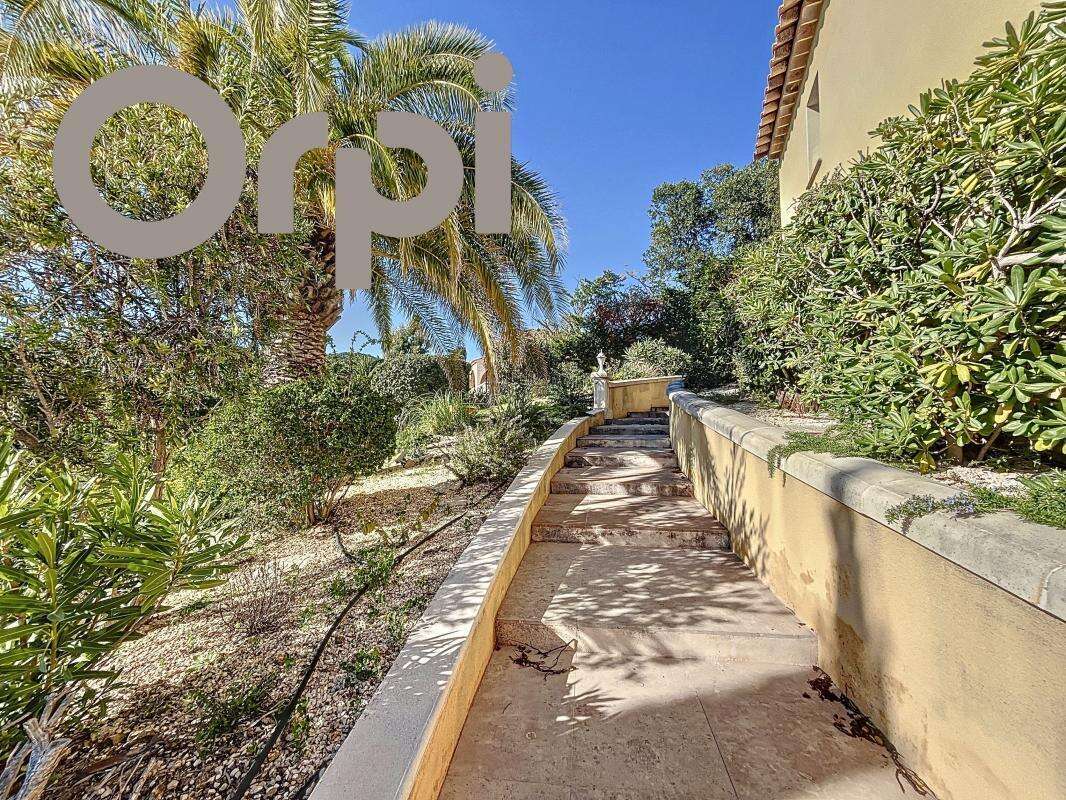 Maison à LES ISSAMBRES