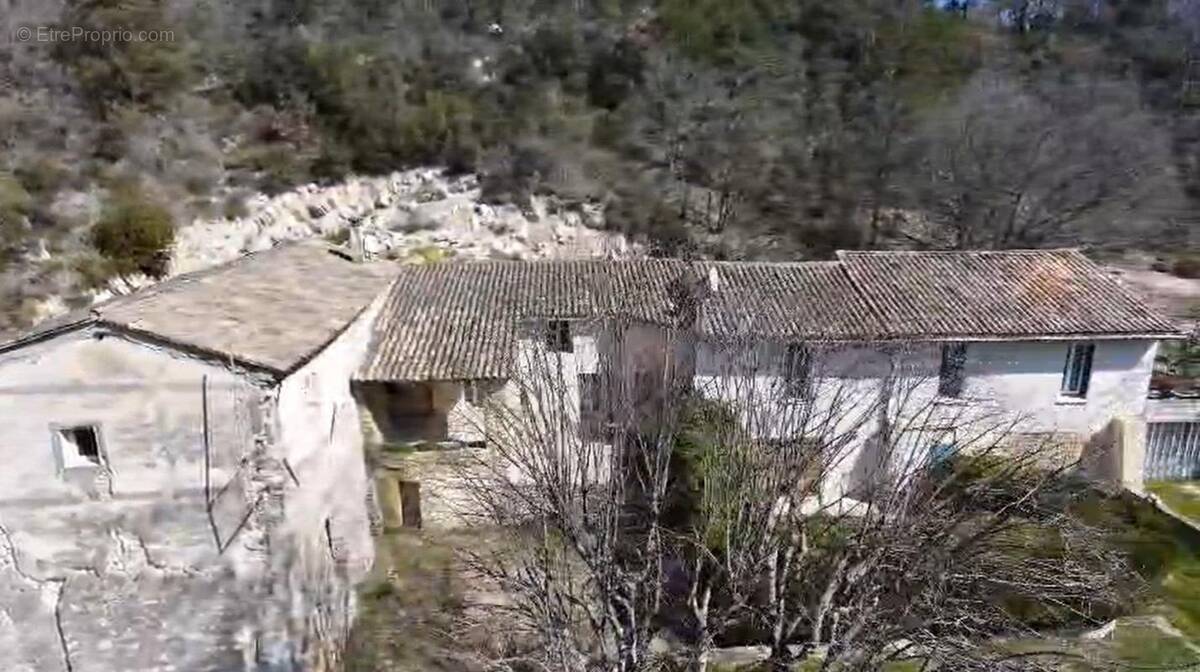 Maison à ENTRECHAUX