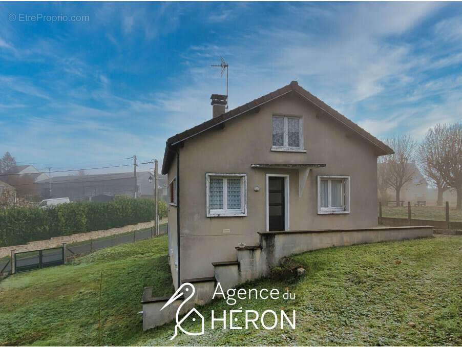 Maison à SAINT-PIERRE-LES-NEMOURS