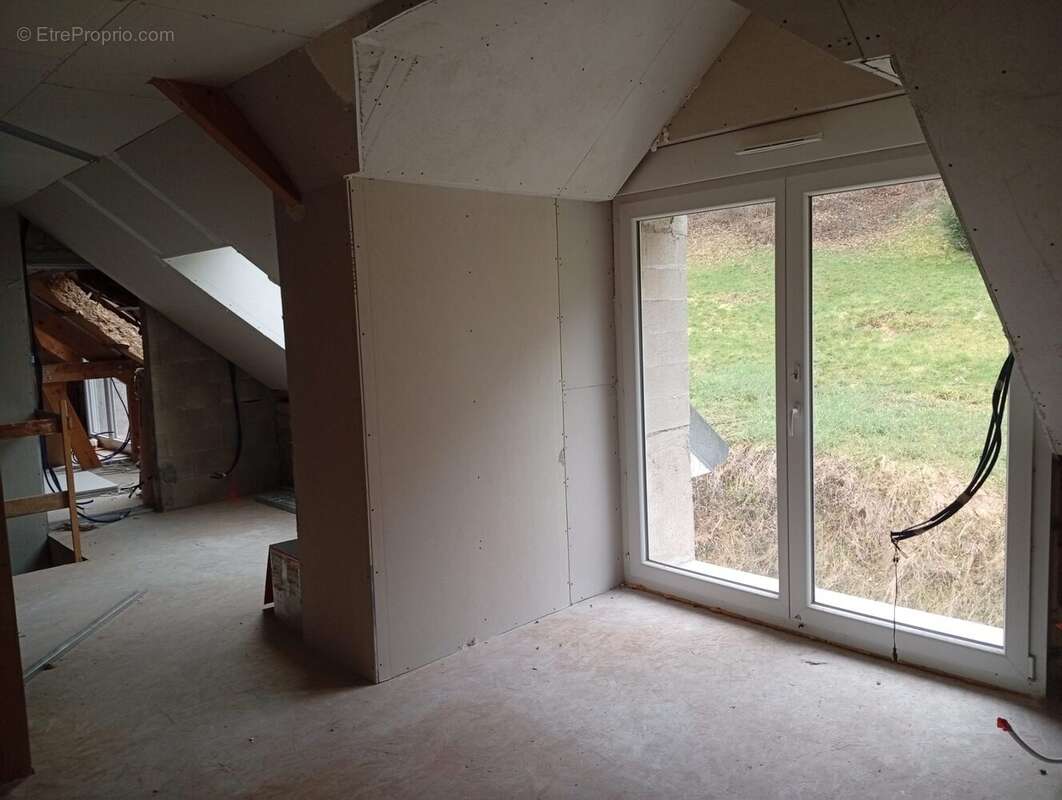 Appartement à EVETTE-SALBERT
