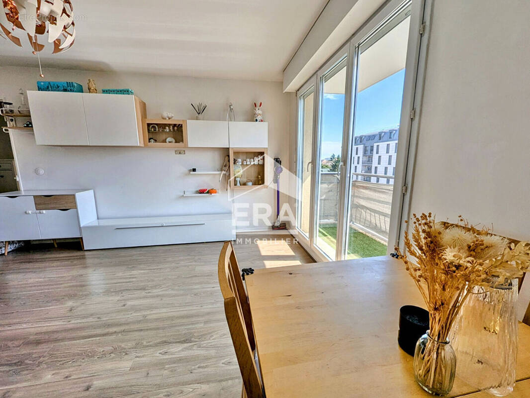 Appartement à SARTROUVILLE