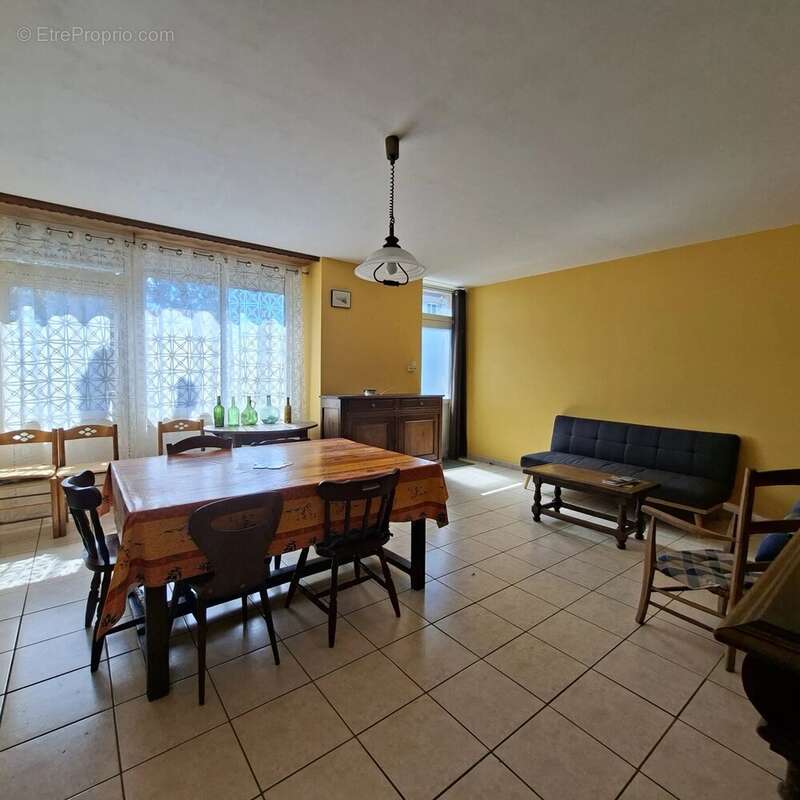 Maison à SAINT-PIERRE-DE-TRIVISY