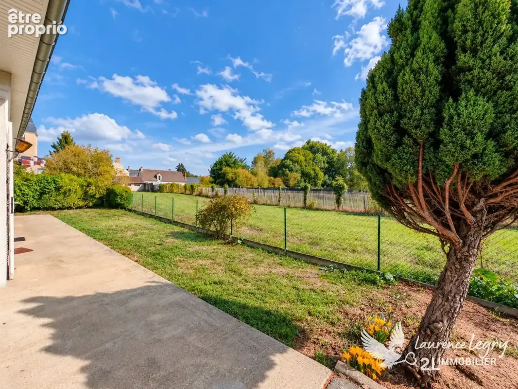 Maison 136 m² à Teloché  2 chambres plain-pied  jardin 736 m²  double garage - Commerces à pieds - photo 16