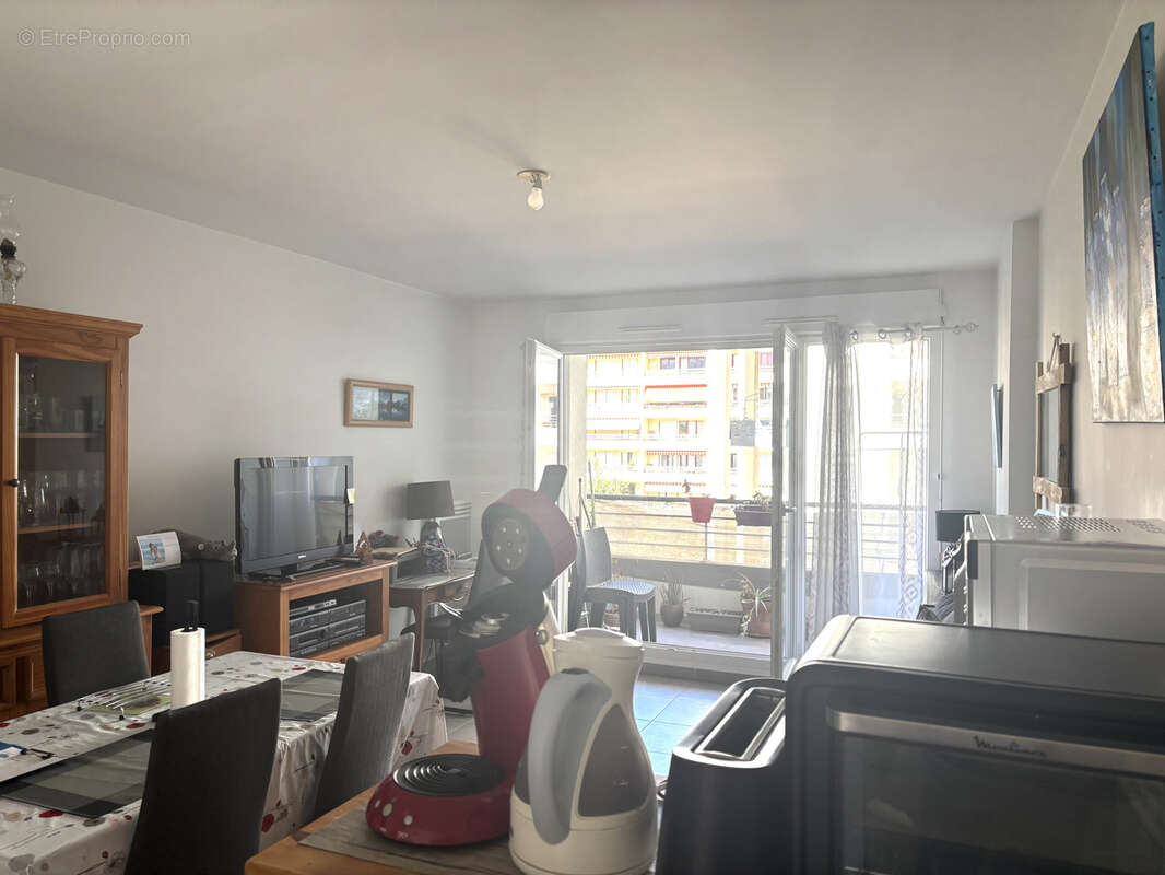 Appartement à MARSEILLE-3E