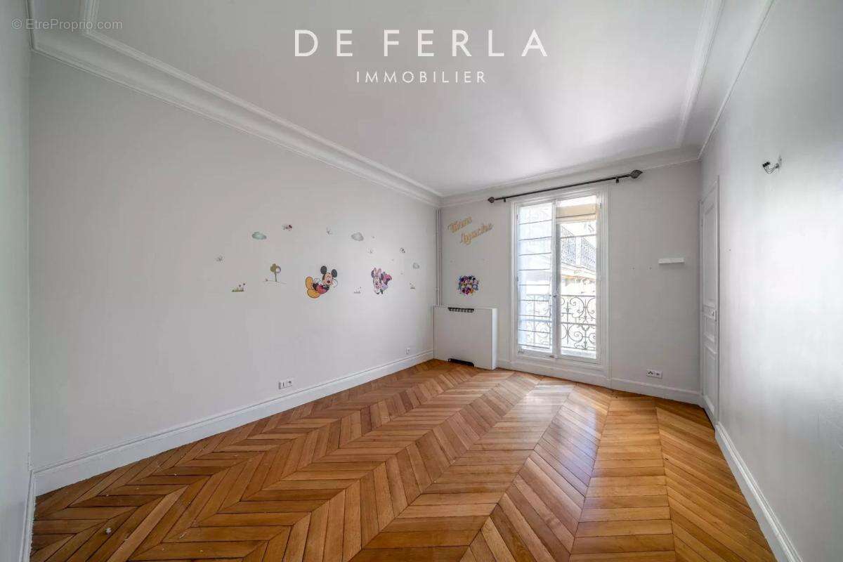 Appartement à NEUILLY-SUR-SEINE