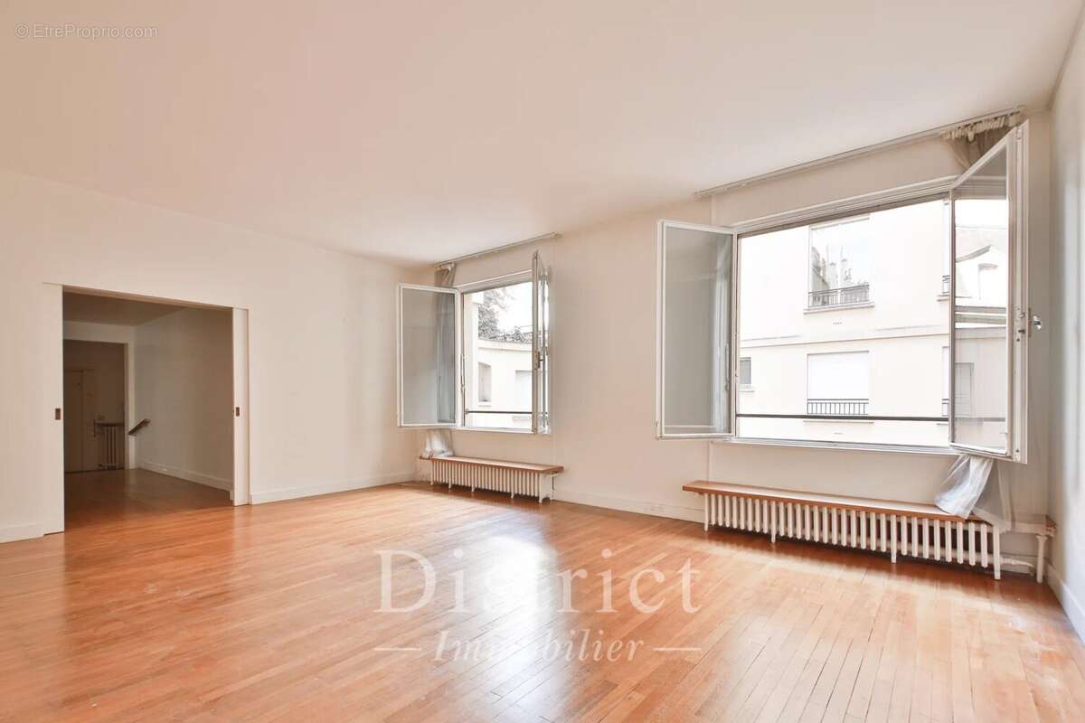 Appartement à PARIS-4E