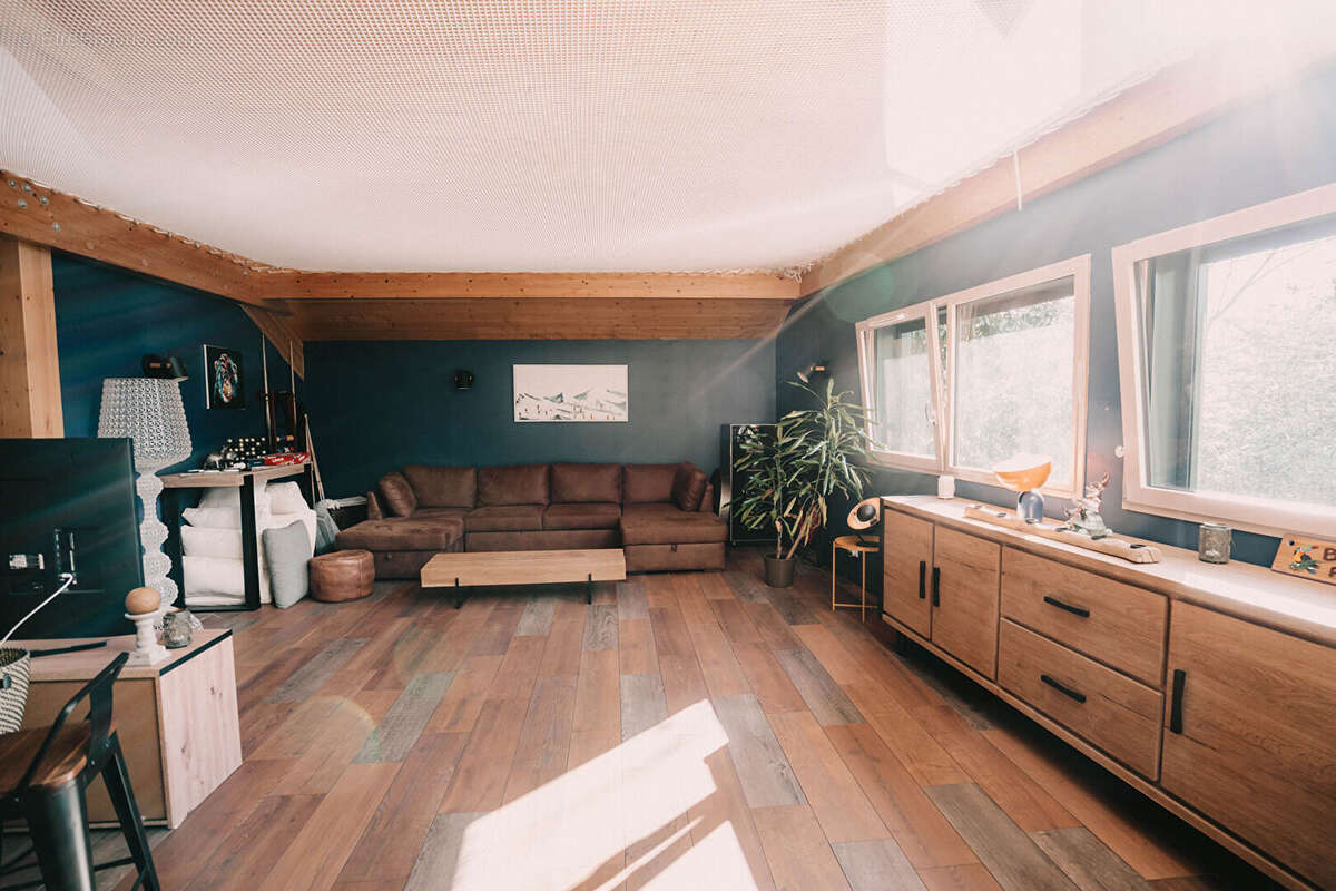 Maison à CHAUX-CHAMPAGNY