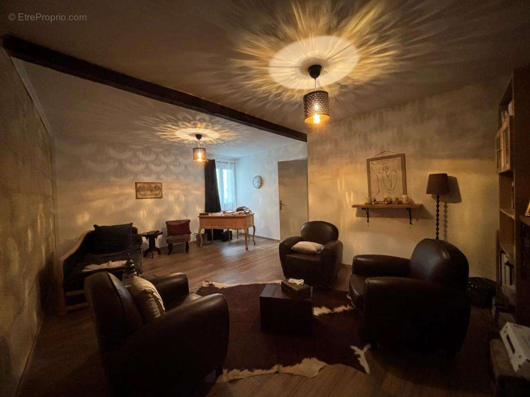 Maison à AMBARES-ET-LAGRAVE